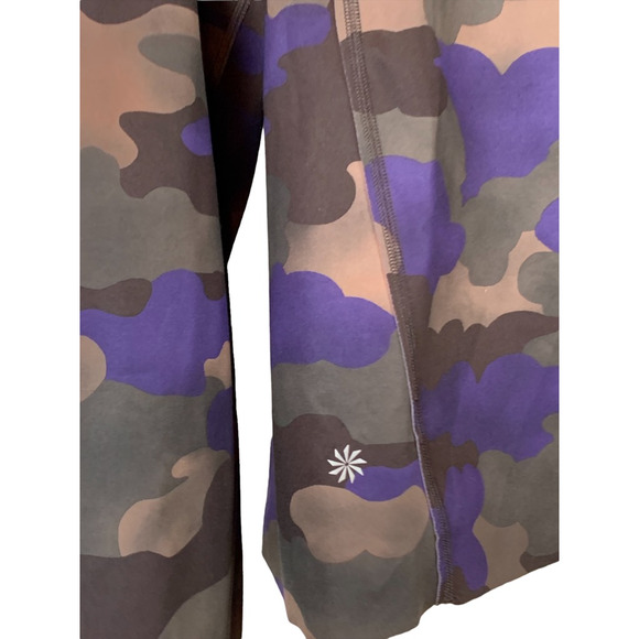 Athleta Womens Hoodie Sweatshirt  Camouflage Thumb Holes Stretch Medium Cropped - Picture 7 of 10
